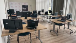WeeeTeach salle information chez Handigital